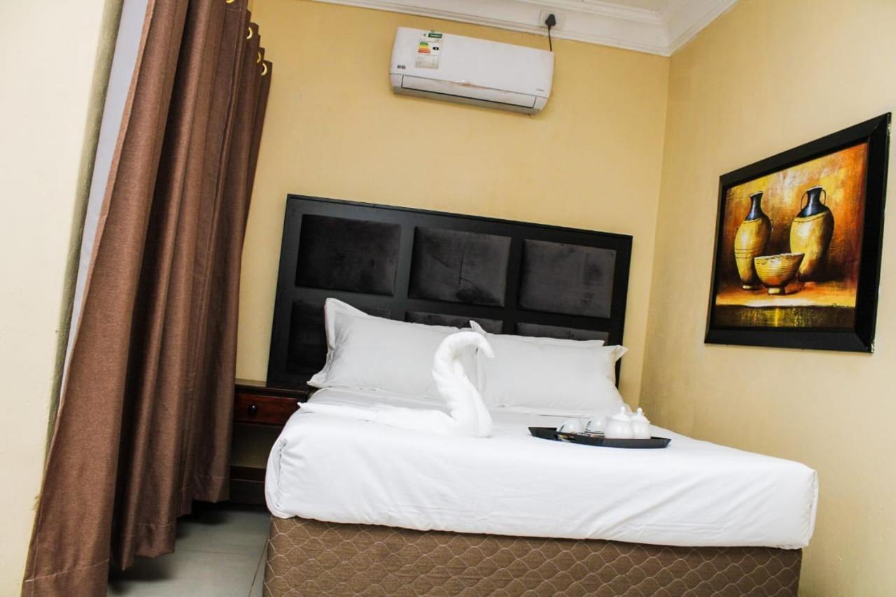 Tshukudu E Ntsho Bed & Breakfast Mogwase Dış mekan fotoğraf