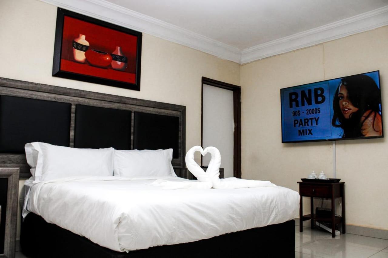 Tshukudu E Ntsho Bed & Breakfast Mogwase Dış mekan fotoğraf